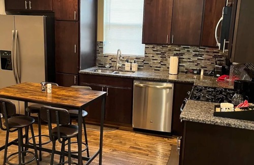 Washington Heights Maison | Charming 4-bedroom house with WiFi and AC in amazing Chicago