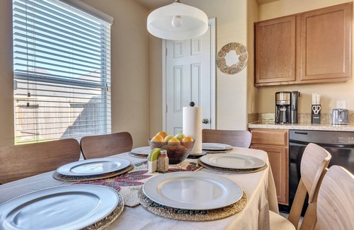 Houston Maison | Charming 3-bedroom house in peaceful Houston IAH with AC, WiFi