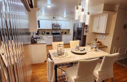 Rahway Maison | Charming 4-bedroom house with AC, WiFi in lovely Rahway