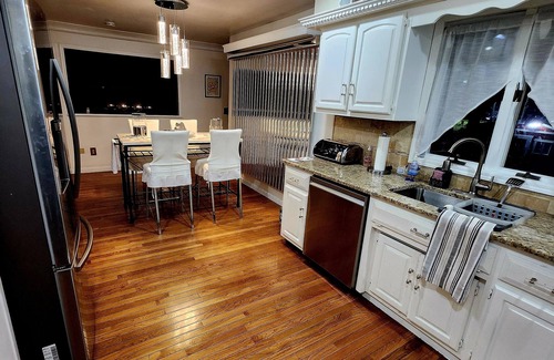 Rahway Maison | Charming 4-bedroom house with AC, WiFi in lovely Rahway