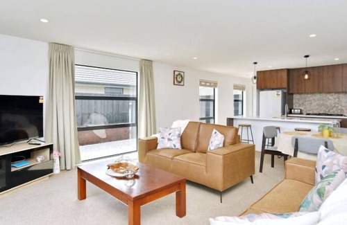 Christchurch Appartement | Charming 4-bedroom home located near Christchurch International Airport.