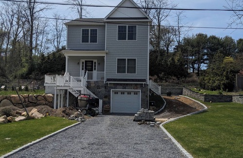 Shinnecock Hills Maison | Charming 4-bedroom beach house, new construction, high end appliances.