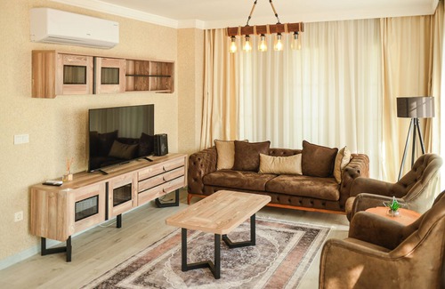Beylikduzu Villa | Charming 4-bedroom villa with sea and city view, WiFi in delightful Istanbul