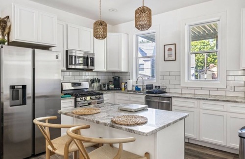 Perry North Maison | Charming 4bedroom home with AC WiFi in Pittsburgh close to Downtown and Stadium