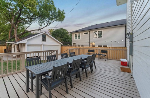 Kessler Maison | Charming 4BR | Deck + Pets OK I Bishop Arts