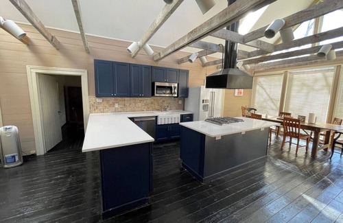 Apex Cottage | Charming 4BR Historic Home With Scenic Views