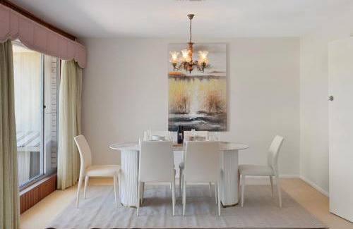 Robertson Maison | Charming 4BR House w Pool and Parking near Sunnybank
