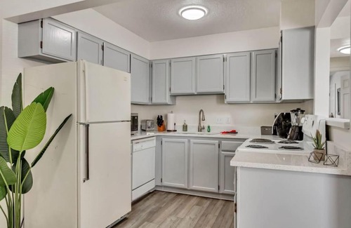 North Park Maison | Charming 4BR Townhouse in Central Provo