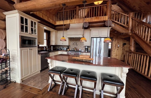 Wentworth Cabine | Charming 5-bedroom cabin with AC and WiFi