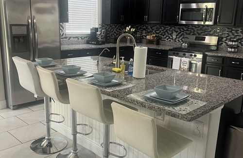 DeLand Maison | Charming 5-bedroom home away from home