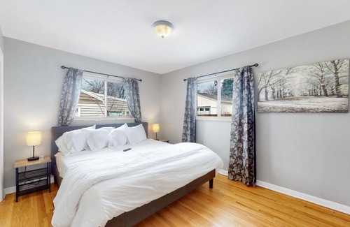 Virginia Village Maison | Charming 5 King Spacious House