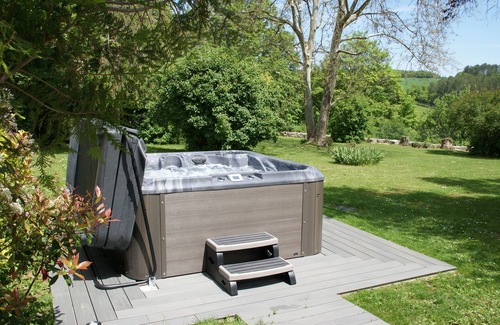 Asnieres-sous-Bois Maison | Maison de charme classée 5 étoiles Bourgogne Vézelay , 14 personnes avec jacuzzi