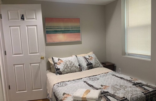 Frankford Lit Et Petit-Déjeuner | Charming 6-bedroom bed & breakfast in fabulous Philadelphia with WiFi