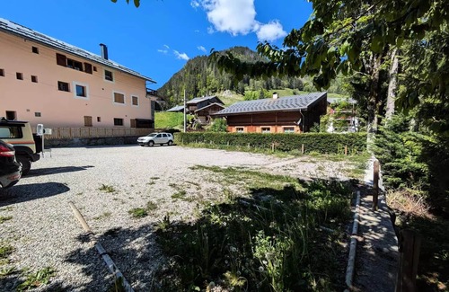 Areches Appartement | Charming 6-person apartment with sunny terrace at the foot of the slopes