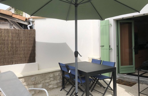 Nieul-sur-Mer Maison | hébergement charmant proche La Rochelle et Île de Ré .mer à 500 m