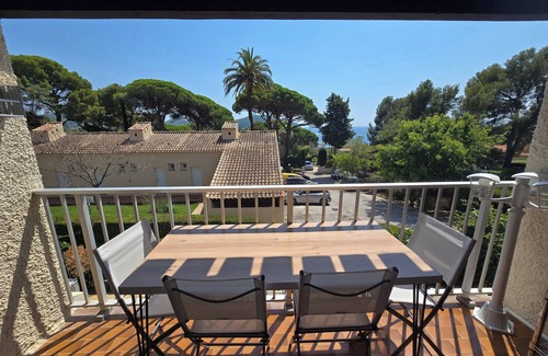 Les Lecques Appartement | CHARMING AIR-CONDITIONED STUDIO WITH SEA VIEW