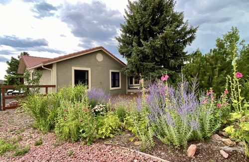 Sun Hills Maison | Charming Air Force Graduation Home Rental