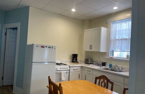 Munjoy Hill Appartement | Charming, airy apt., steps from Eastern Promenade in lovely Portland with AC