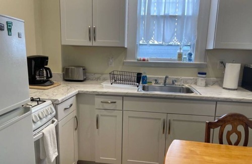 Munjoy Hill Appartement | Charming, airy apt., steps from Eastern Promenade in lovely Portland with AC
