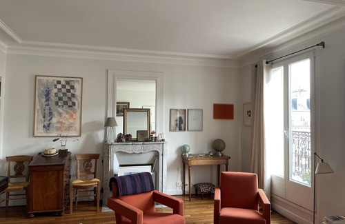 Quartier de la Folie-Mericourt Appartement | Charmant et confortable appartement au