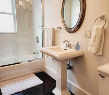 Medford Appartement | Charming and comfortable!