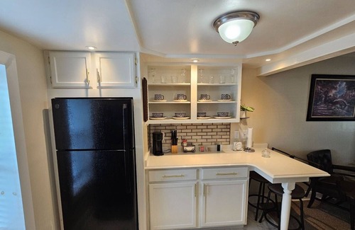 Reading Maison | Charming and enchanting apartment in uptown Reading with a mountain view.