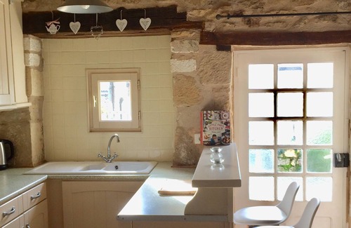 Corgnac-sur-l'Isle Cottage | Gîte de caractère charmant et paisible pour deux!