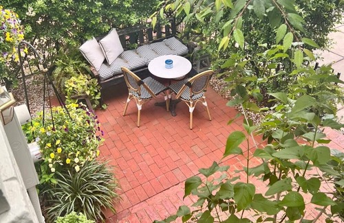 Stanton Park Appartement | Charming and Historic Apartment in Capitol Hill