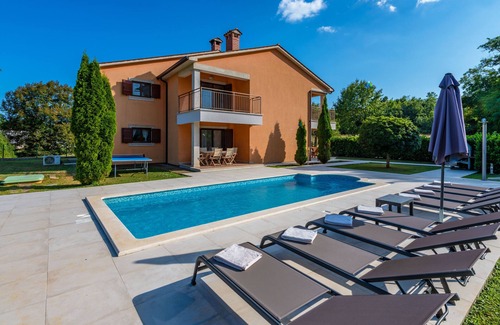 Santalezi Villa | Charmant et idéal pour 10 vacanciers