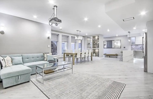 Willowdale Maison | Charming and Luxurious 2BR+1Bath Guest Suite