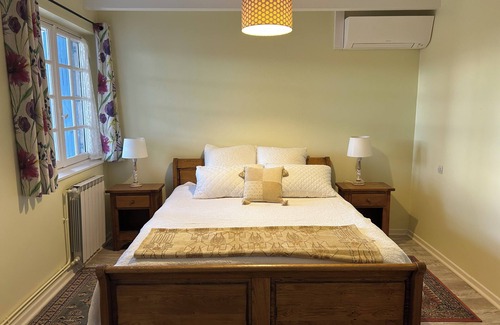 Montesquiou Lit Et Petit-Déjeuner | Charming and Private Guest Room in Bassoues