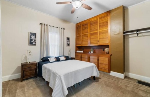 Martins Ferry Maison | Charming and quaint updated home