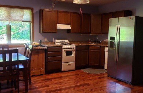 Colfax Appartement | Charming and Quiet 1-bedroom apartment in Elk Mound with AC, WiFi
