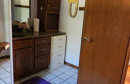 Colfax Appartement | Charming and Quiet 1-bedroom apartment in Elk Mound with AC, WiFi