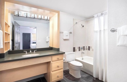 South Scottsdale Station Balnéaire | Charming and Spacious 2-bedroom Resort with AC, Fitness, and Pool in Scottsdale