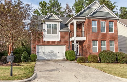 McCain Maison | Charming and spacious 6BR home near UNC, Duke, RTP