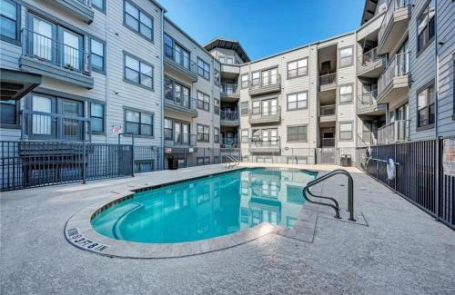 West Campus Appartement | Charming and Spacious Apt in Austin with a Pool