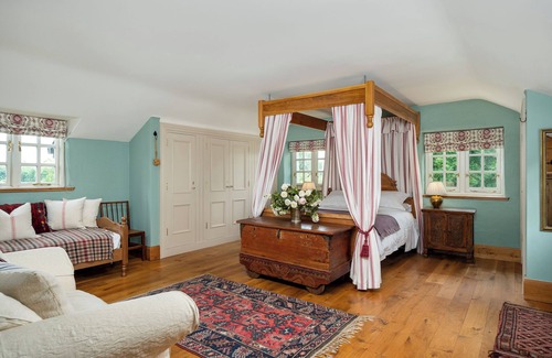 Ballynacarrigy Autre | Charming and spacious 6-bedroom farmhouse close to Center Parcs