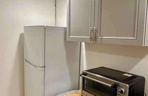 Cully Maison | Charming and spacious 1 bedroom unit in house. Private and very comfortable.