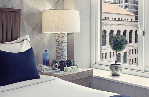 Financial District Hôtel | Charming and Stylish Queen Bedded Room with Modern Comforts in Prime Location