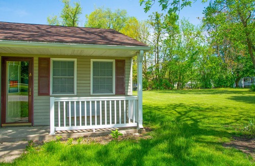 Colchester Appartement | Charming and Tranquil 1BR in Colchester, IL