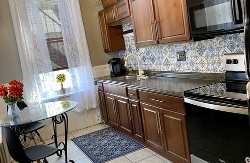 Rohrerstown Appartement | Charming and unique 1 bedroom Victorian Apartment