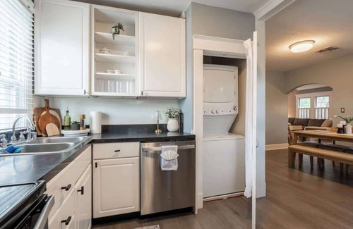Annapolis Maison | Charming Annapolis Home with Cozy Outdoor Hangout