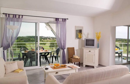 L'Aiguillon-sur-Vie Appartement | Charmant appartement avec lave-vaisselle sur terrain de golf
