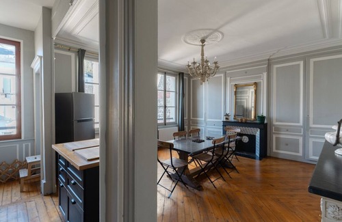 Honfleur Appartement | APPARTEMENT DE CHARME POUR 6 PERSONNES DANS LE CENTRE HISTORIQUE. PARKING PRIVE