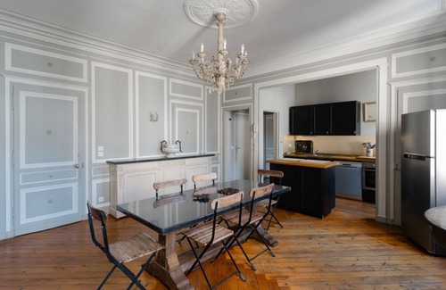 Honfleur Appartement | APPARTEMENT DE CHARME POUR 6 PERSONNES DANS LE CENTRE HISTORIQUE. PARKING PRIVE