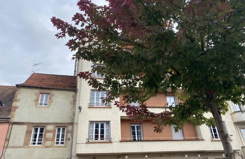 Moulins Appartement | Appartement lumineux au cœur de Moulins avec balcon, parking et équipements complets