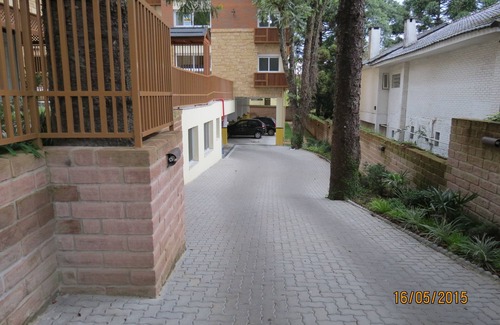 Centro Appartement | Monter devant la cathédrale de pierre