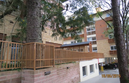 Centro Appartement | Monter devant la cathédrale de pierre