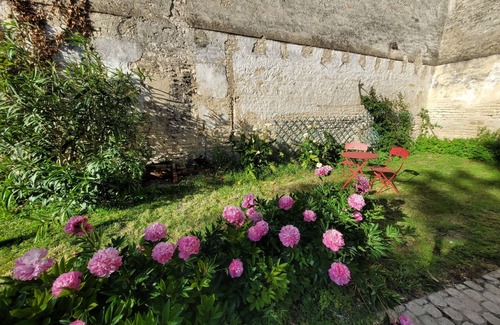 Surgeres Appartement | Charming apartment in a house with character